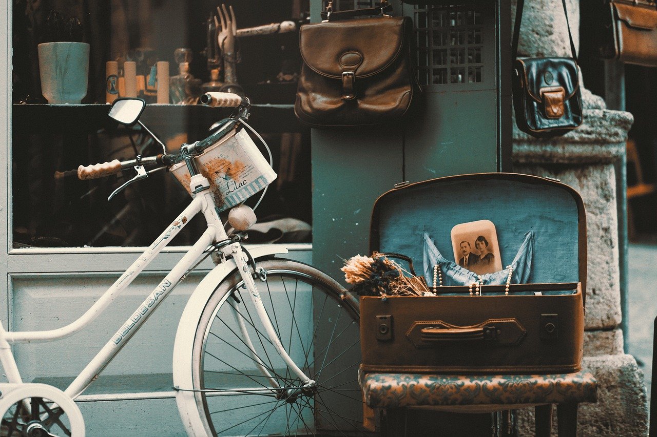 Vintage shop — e-commerce solutions